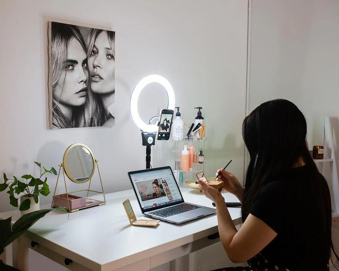 12"  Desktop Beauty Ring Light - Halley (DEMO STOCK)